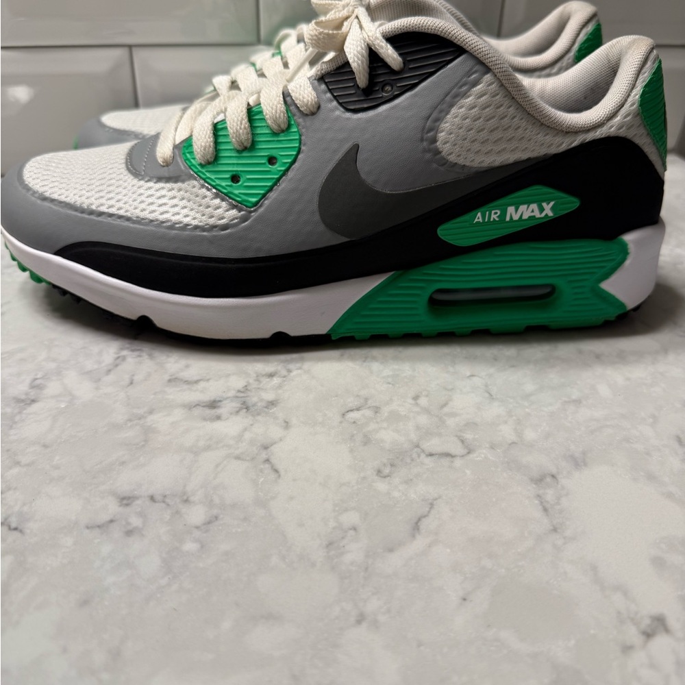 Nike Golf Air Max 90 in Gray and Lime